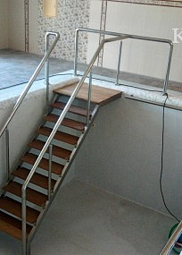 лестница для бассейна